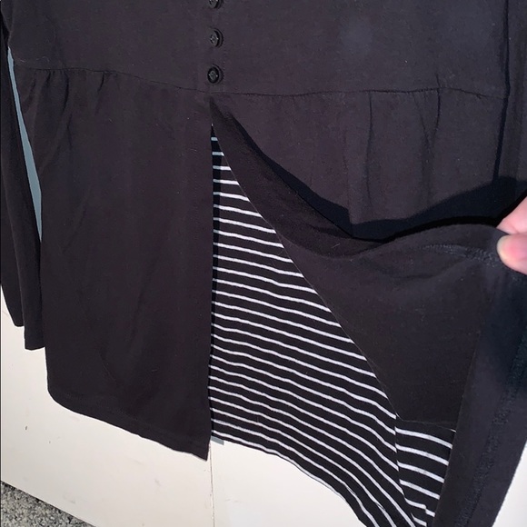 Black & white causal top - Picture 6 of 7